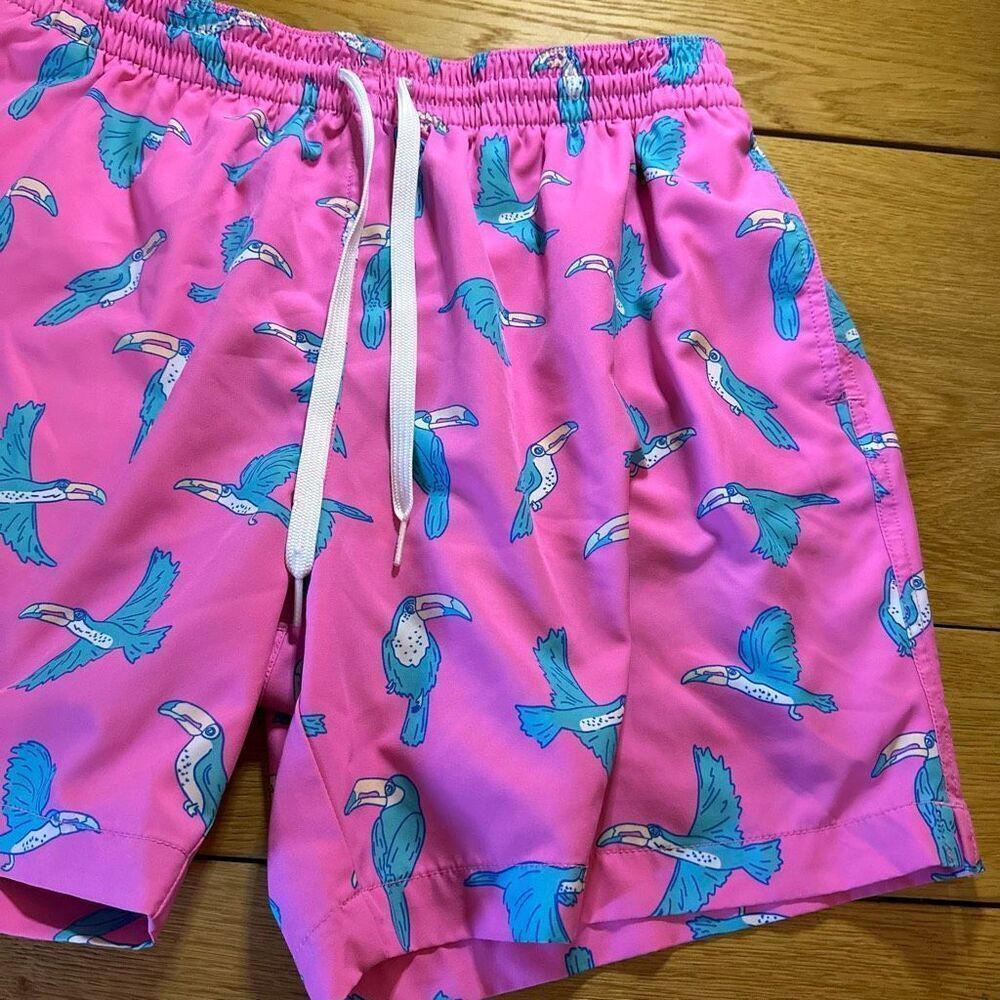 Chubbies toucan can do it pink 5.5” swim trunks large - Picture 2 of 9